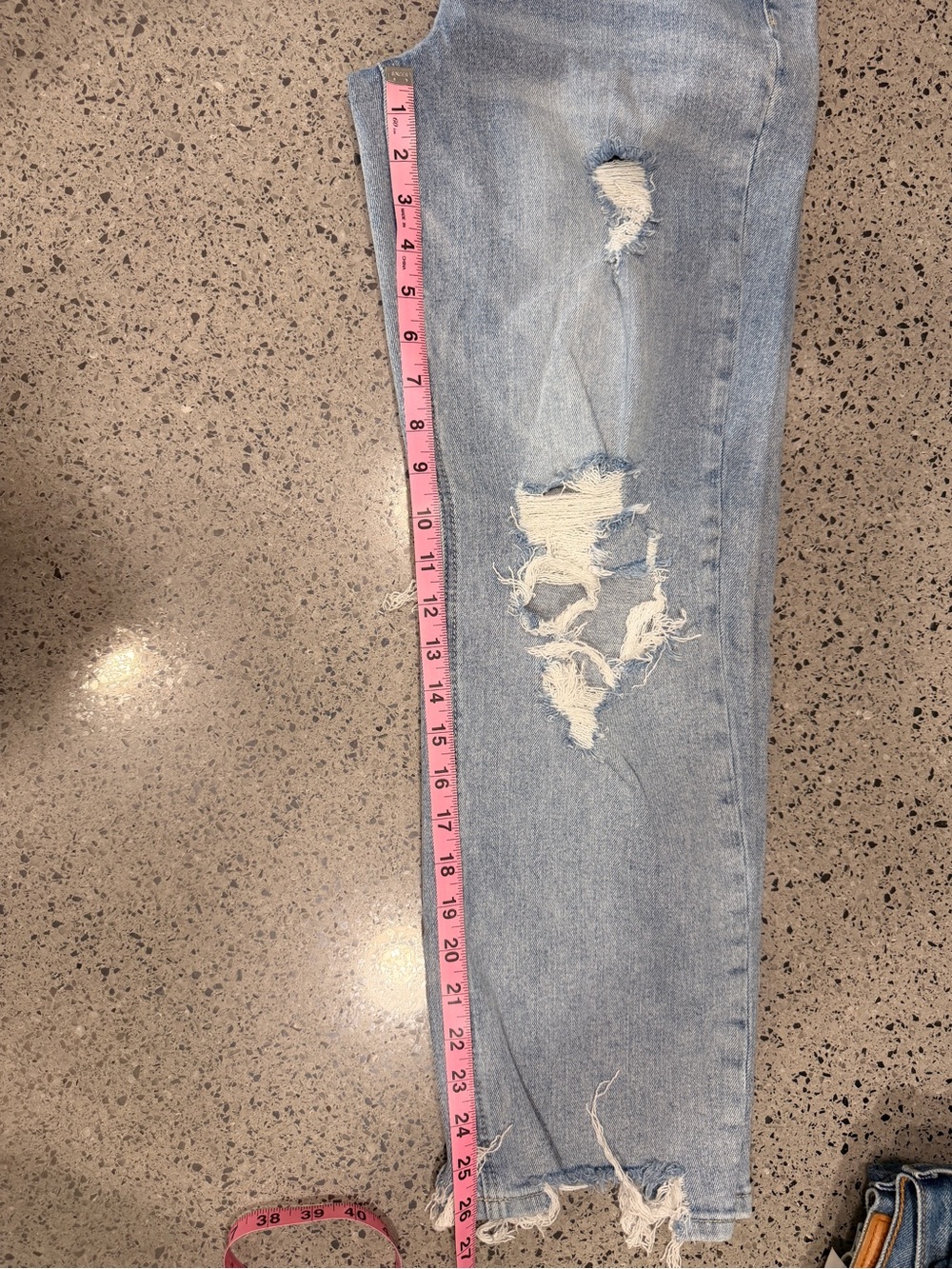 Vervet Cropped Distressed Jeans - Picture 6 of 6